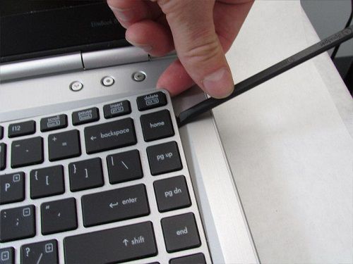 Cách thay bàn phím laptop HP Elitebook 8460P